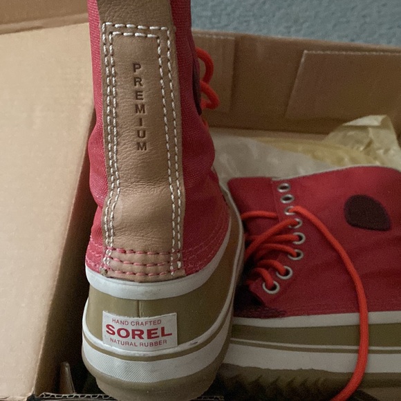 Sorel Womens or big kids boots. - Picture 2 of 3